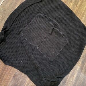 Cozy Black Zip-Up Blanket